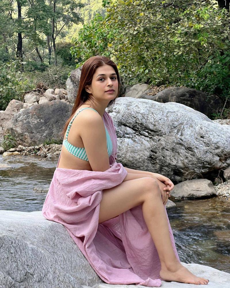 shraddha-das-kashmir-vacation-photos